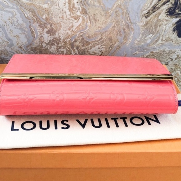 Louis Vuitton Vernis Ana Clutch - Picture 7 of 8